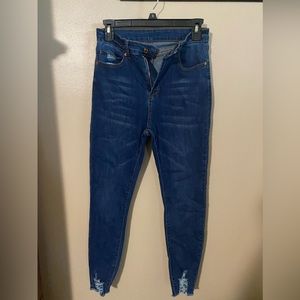Shein jeans, small, never worn, I’m a size 4 and they fit me
